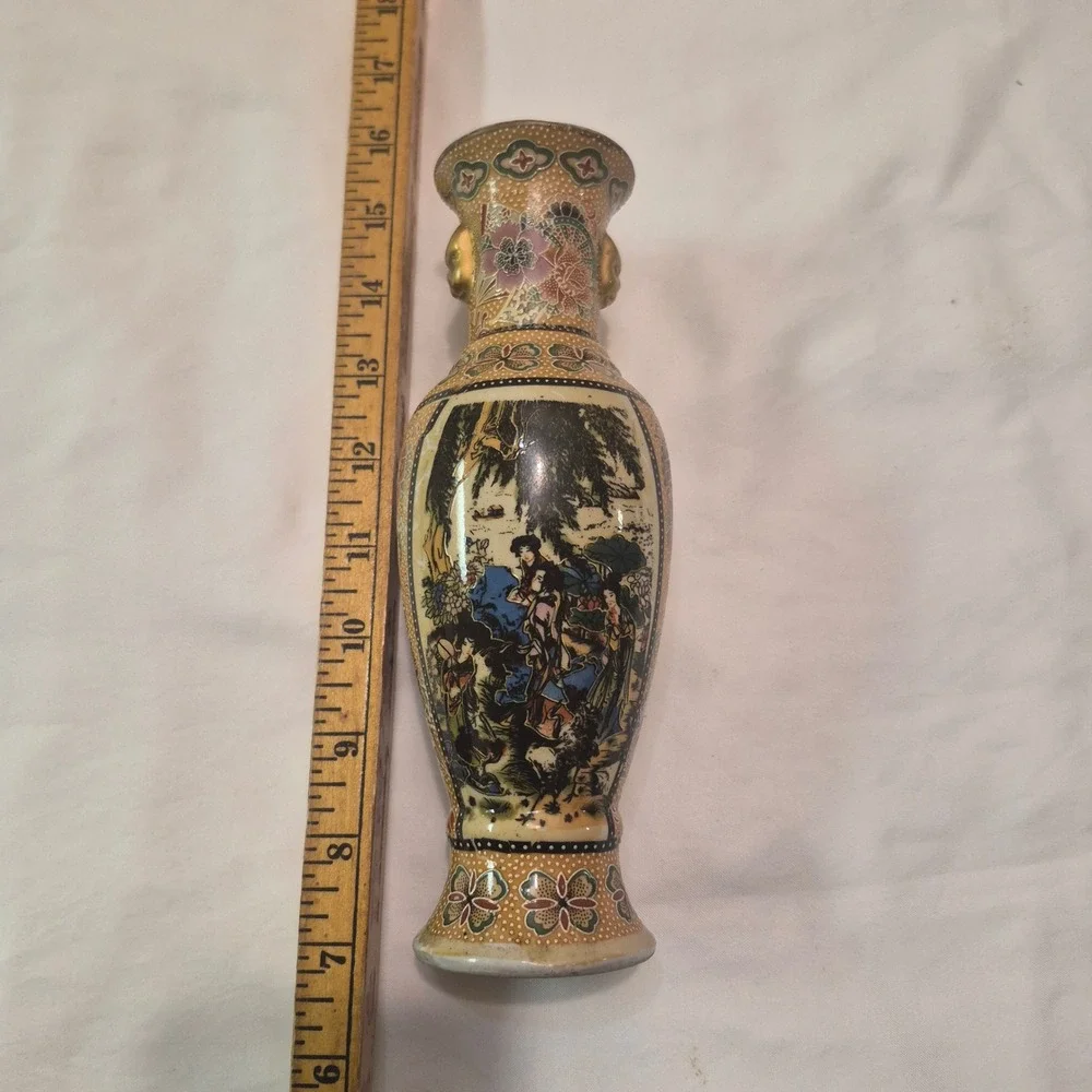 Vintage Japanese Satsuma Style Porcelain Vase Geisha Scenic Gold Gilt 9.5 Inch